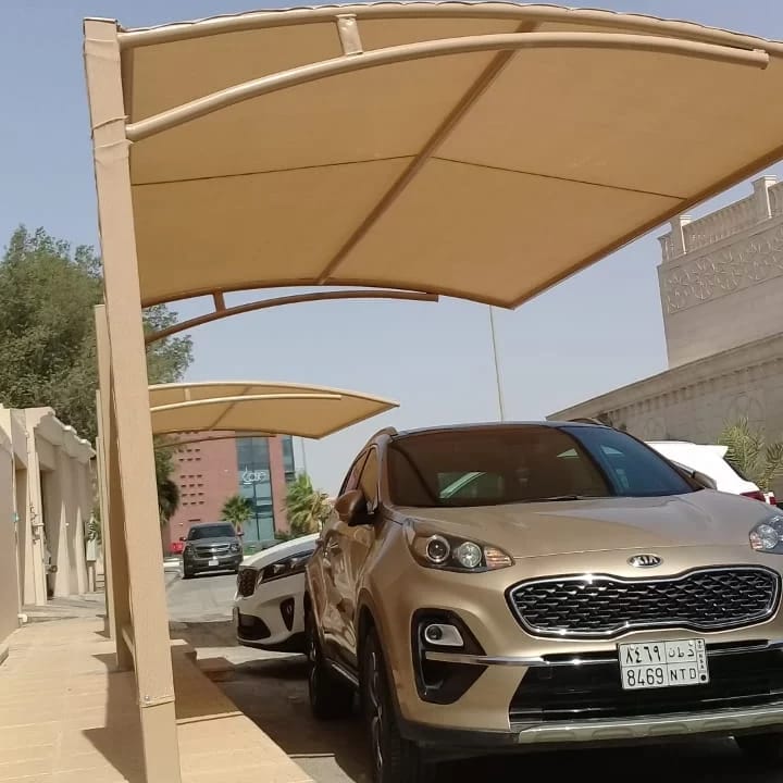 مظلات السيارات